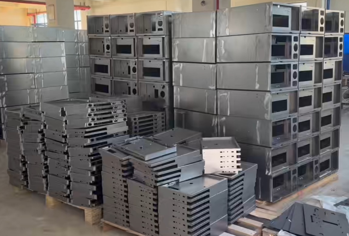 Sanjun Hardware’s cabinet