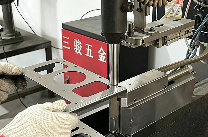Riveting800X530