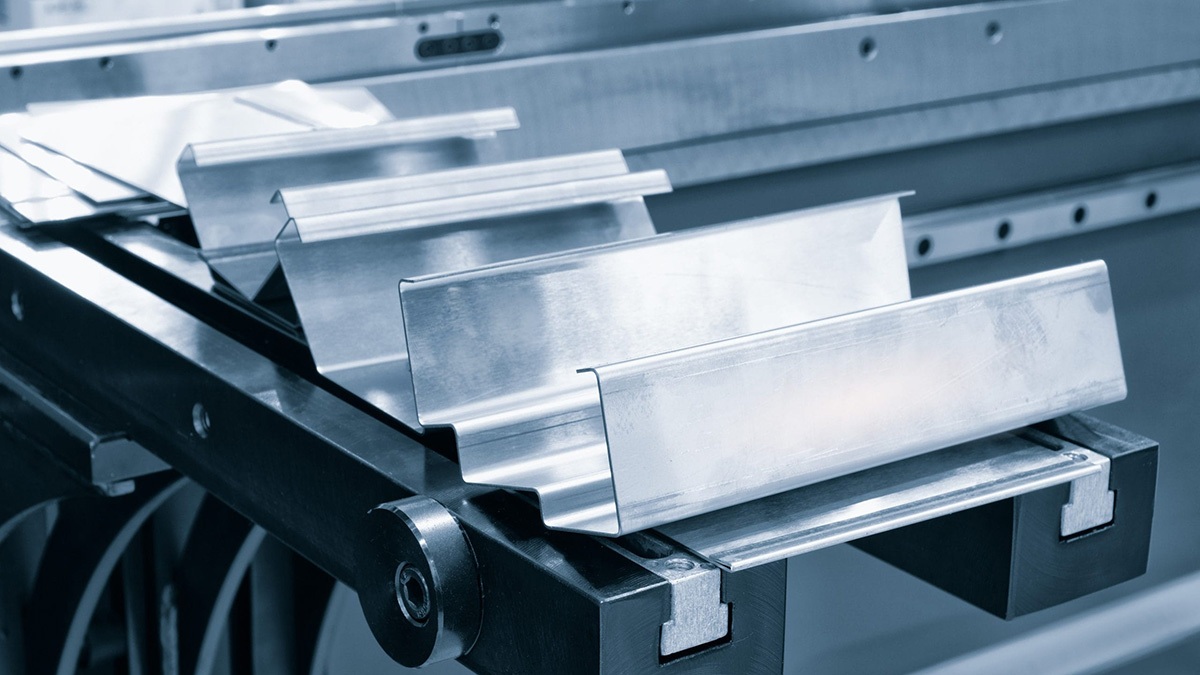 Streamlining Custom Sheet Metal Fabrication via DFM Analysis